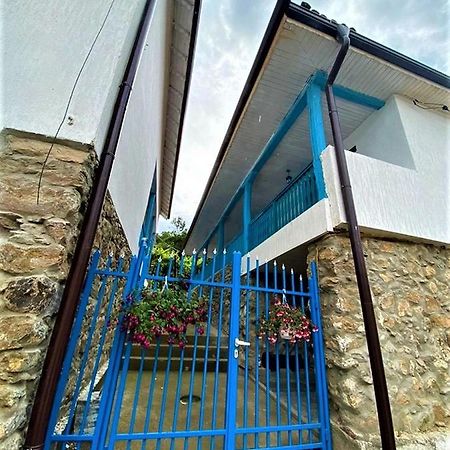 Цяла Ваканционна Къща- Florina Houses Hotel Goranovtsi Bagian luar foto
